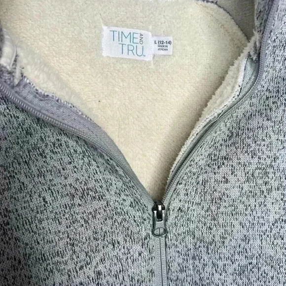 TIME and TRU Thick Gray zip up with fuzzy inside - Picture 4 of 5
